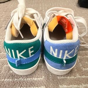 Nike Women’s Blazer Low 77 Jumbo Mismatch